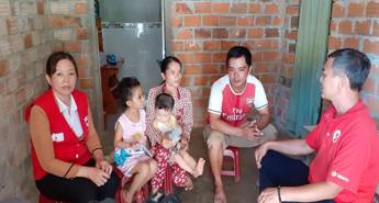 Hơn 150 người dân xã An Hưng được tư vấn, khám bệnh, cấp thuốc và tặng quà
