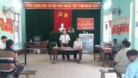 Ông Phạm Văn Nam đại biểu HĐND huyện tiếp xúc cử tri thôn Vạn Long xã An Hòa