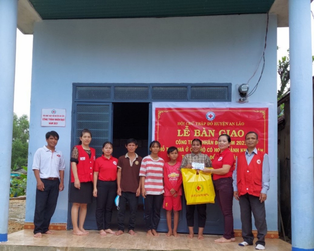 Hội CTĐ huyện An Lão trao tặng nhà tình thương cho hộ nghèo tại xã An Tân