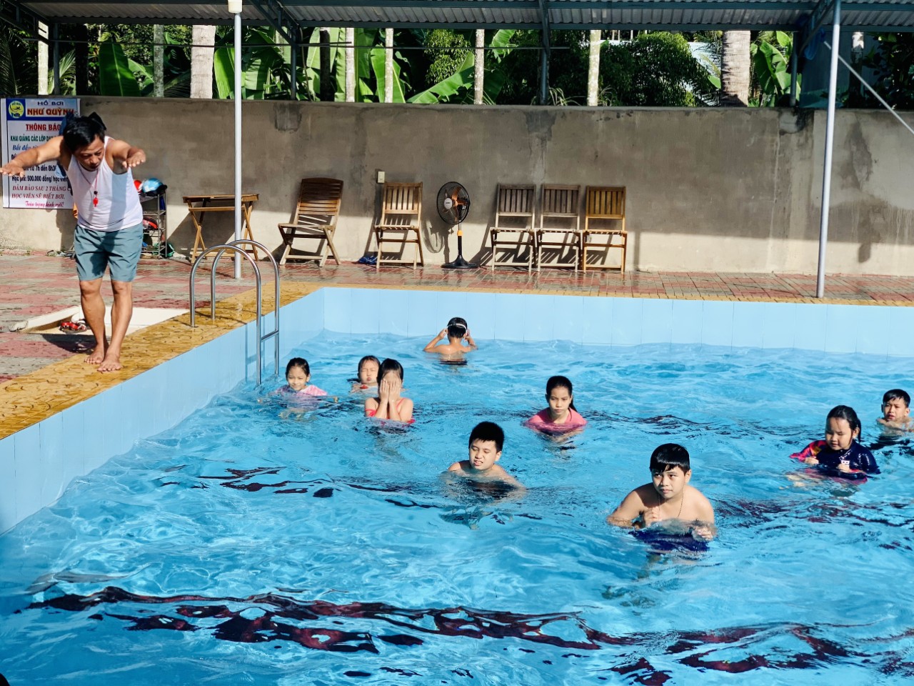 An Lão: Khai giảng lớp dạy bơi miễn phí cho các em học sinh